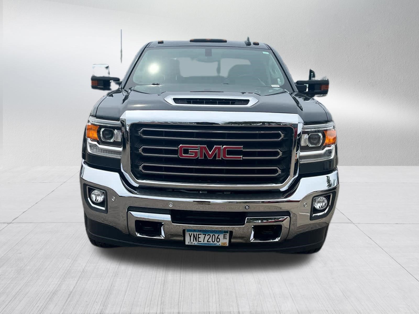 Used 2018 GMC Sierra 3500 SLT w/ Duramax Plus Package AWD/4WD image 6