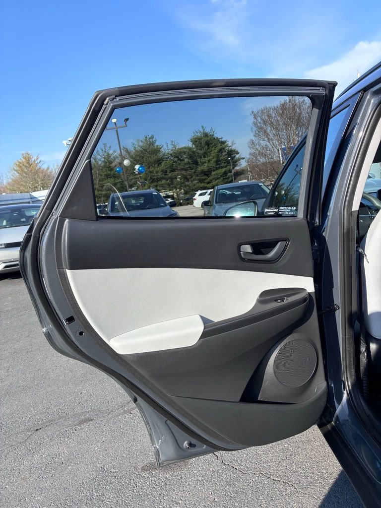 Used 2023 Hyundai Kona SEL AWD/4WD image 45