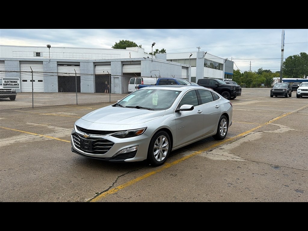 Used 2022 Chevrolet Malibu LT FWD image 2