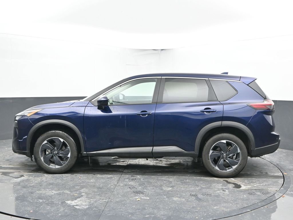 Used 2024 Nissan Rogue SV image 8