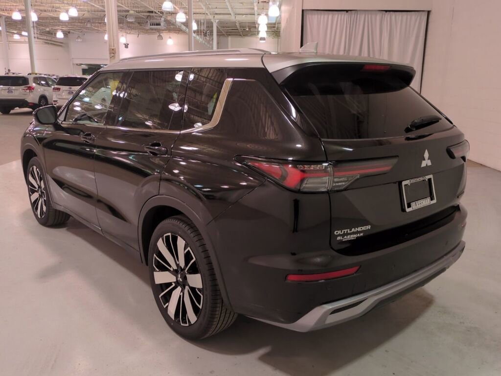 New 2025 Mitsubishi Outlander SEL image 6