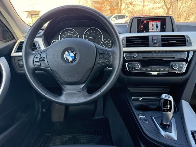 Used 2017 BMW 320i xDrive Sedan image 22