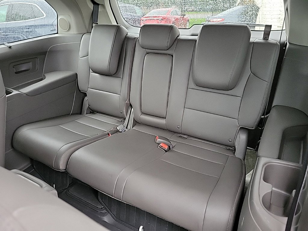 Used 2016 Honda Odyssey Touring Elite image 14