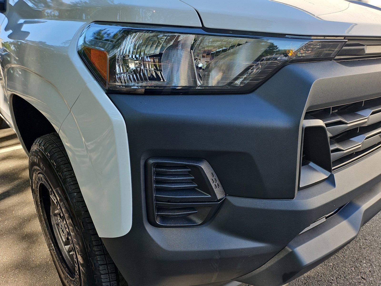 Used 2025 Chevrolet Colorado W/T w/ WT Convenience Package II RWD image 13