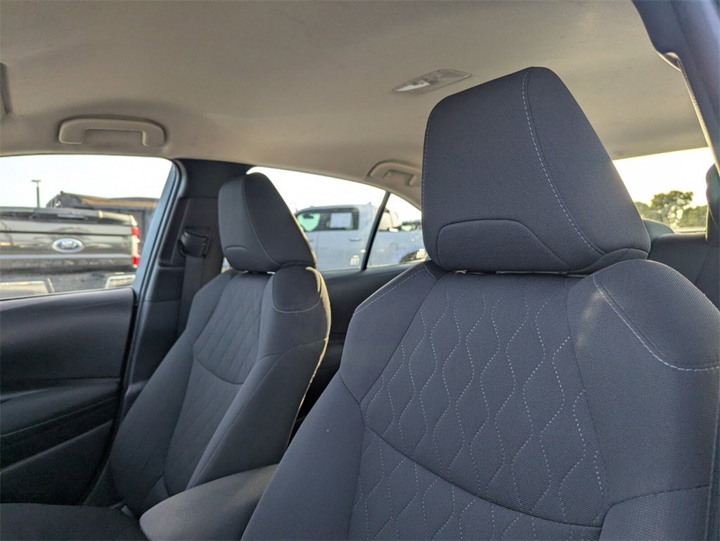 Used 2022 Toyota Corolla LE image 19
