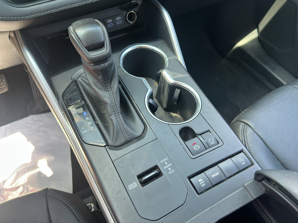 Used 2022 Toyota Highlander L FWD image 23