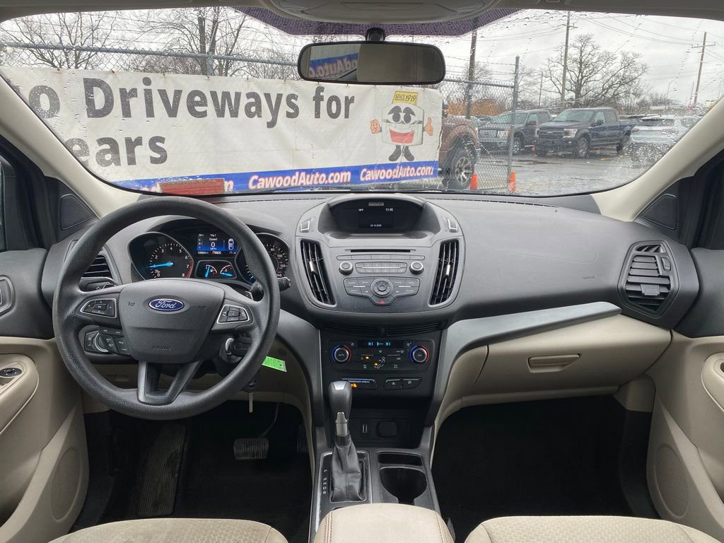 Used 2017 Ford Escape SE image 18