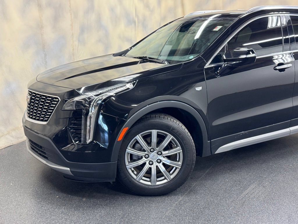 Used 2023 Cadillac XT4 Premium Luxury AWD/4WD image 2