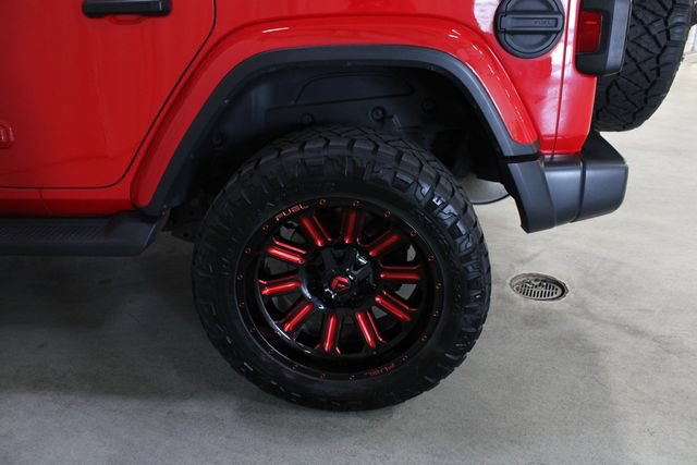 Used 2018 Jeep Wrangler Unlimited Sahara w/ Cold Weather Group AWD/4WD image 27