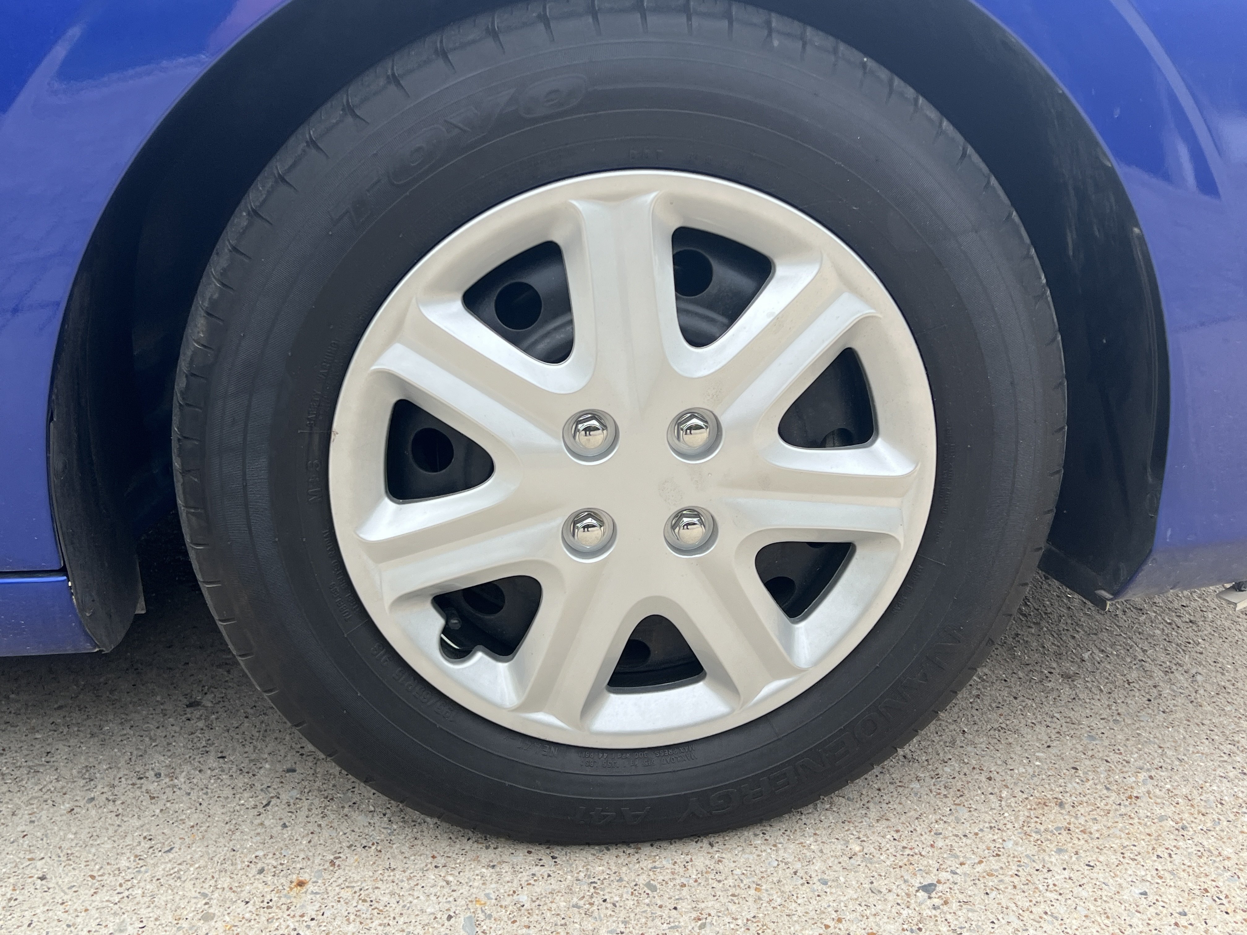 Used 2024 Hyundai Elantra Blue FWD image 12