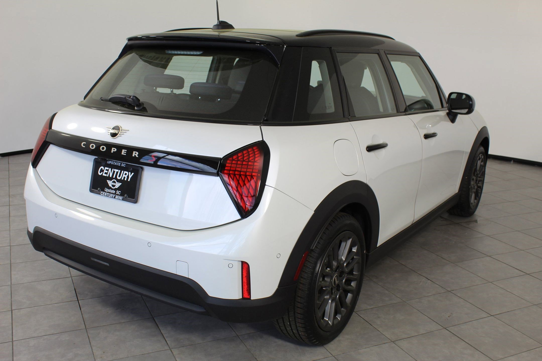 Certified 2025 MINI Cooper S image 8