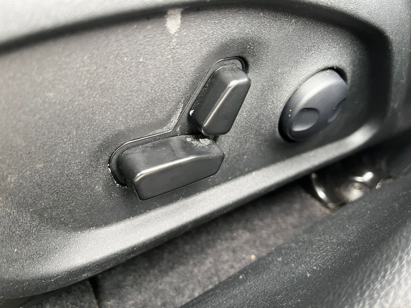 Used 2025 Jeep Compass Limited image 22