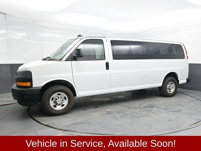 Used 2024 Chevrolet Express 3500 LS RWD image 3