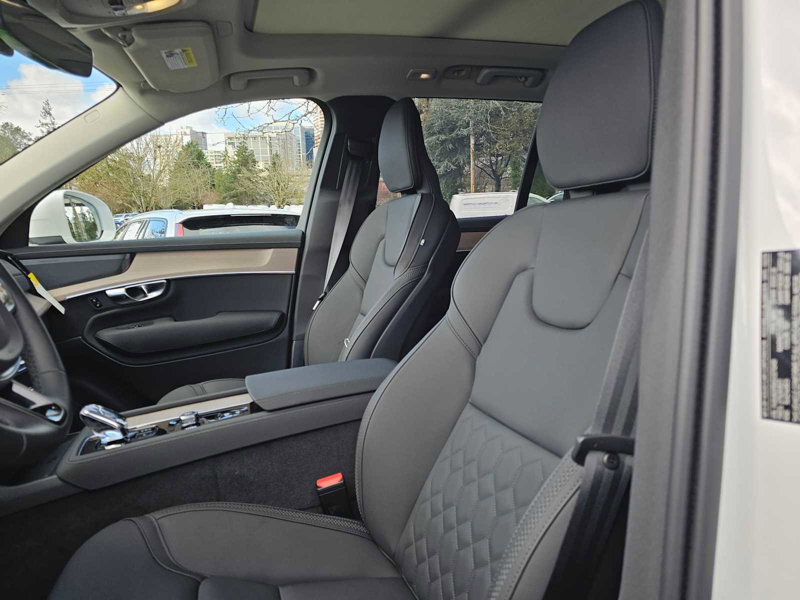 Used 2025 Volvo XC90 T8 Plus w/ Protection Package Premier image 21