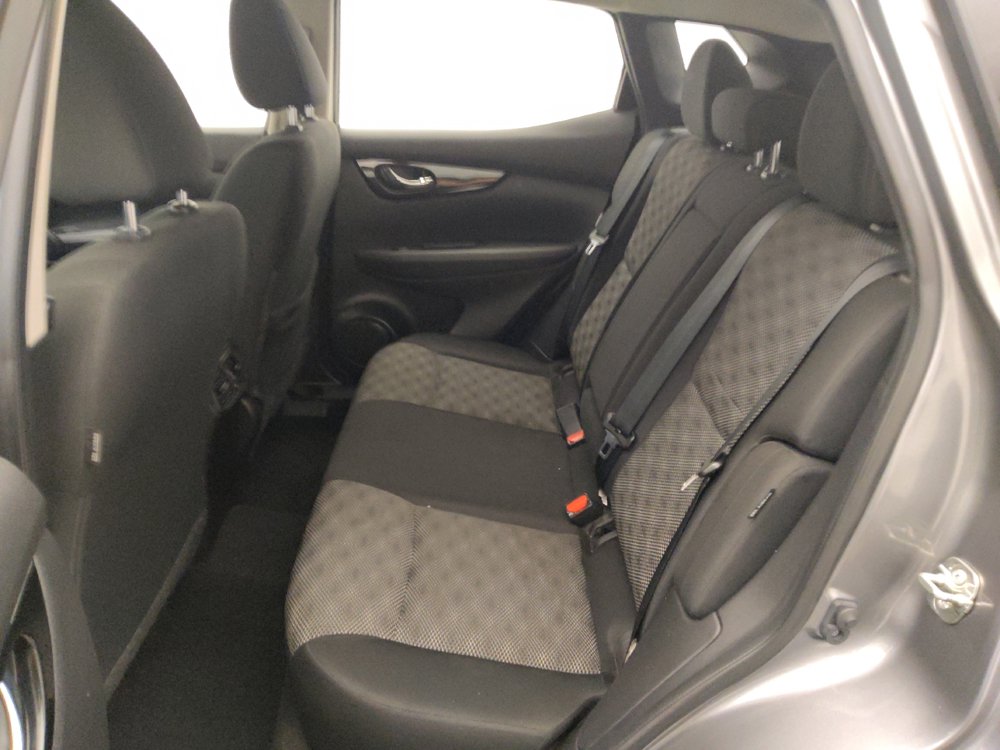 Used 2021 Nissan Rogue Sport SV FWD image 18