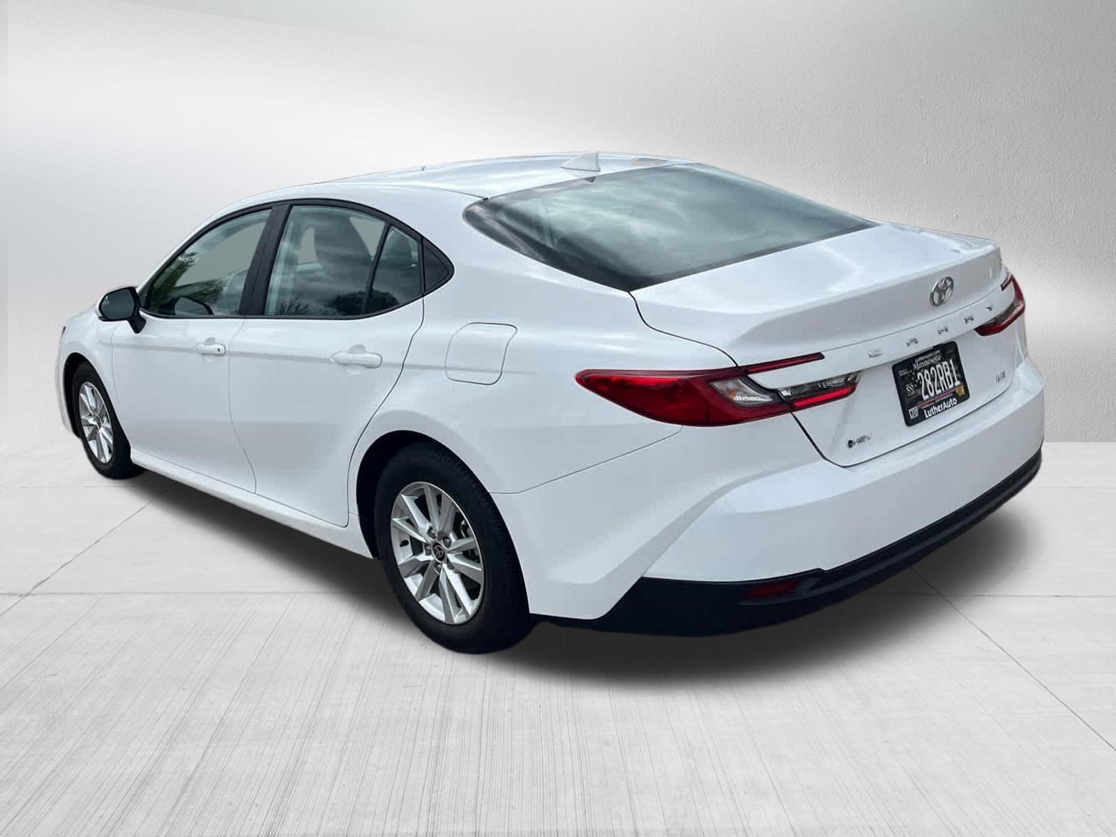 Used 2025 Toyota Camry LE w/ Convenience Package FWD image 5