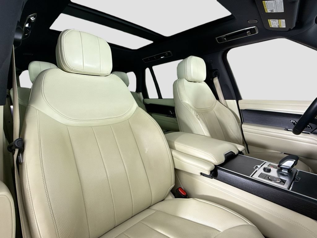 Used 2023 Land Rover Range Rover Long Wheelbase SE AWD/4WD image 14