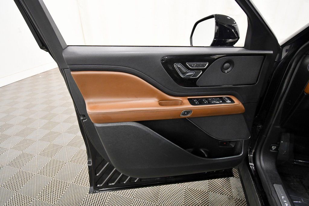 Used 2021 Lincoln Aviator Reserve image 13