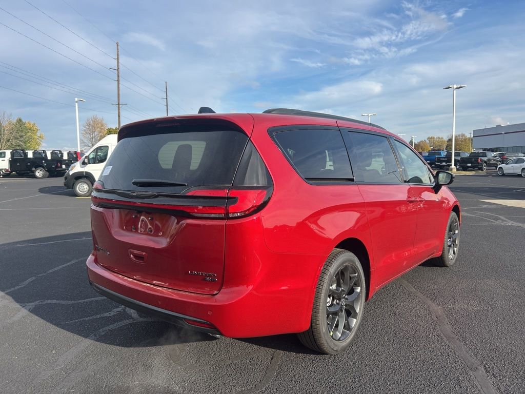 New 2026 Chrysler Pacifica Limited w/ S Appearance Package image 7