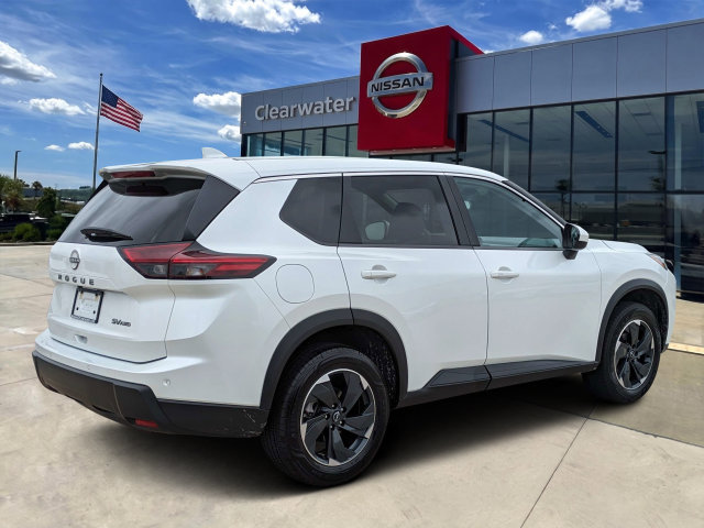 Used 2024 Nissan Rogue SV AWD/4WD image 5