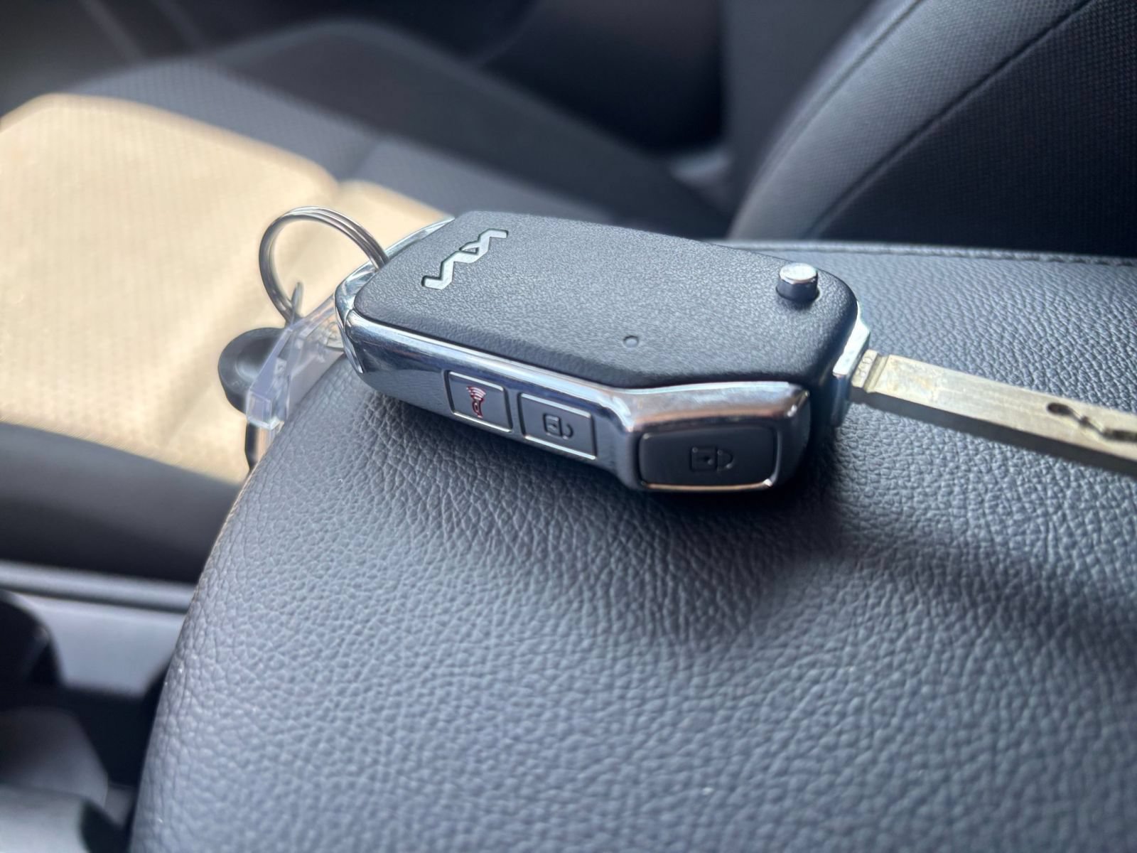Used 2025 Kia Soul LX w/ LX Technology Package FWD image 16