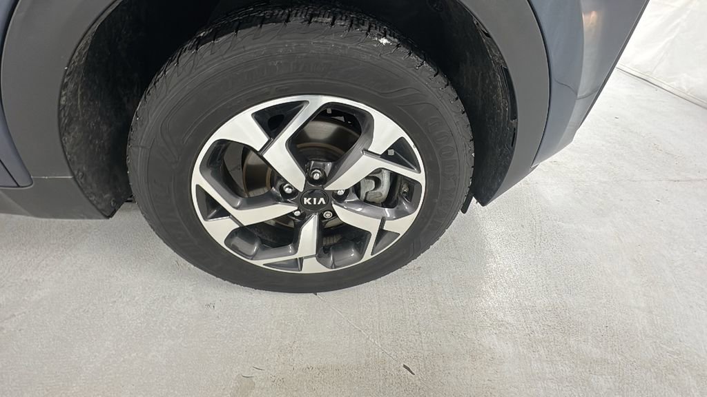 Used 2022 Kia Sportage LX image 9