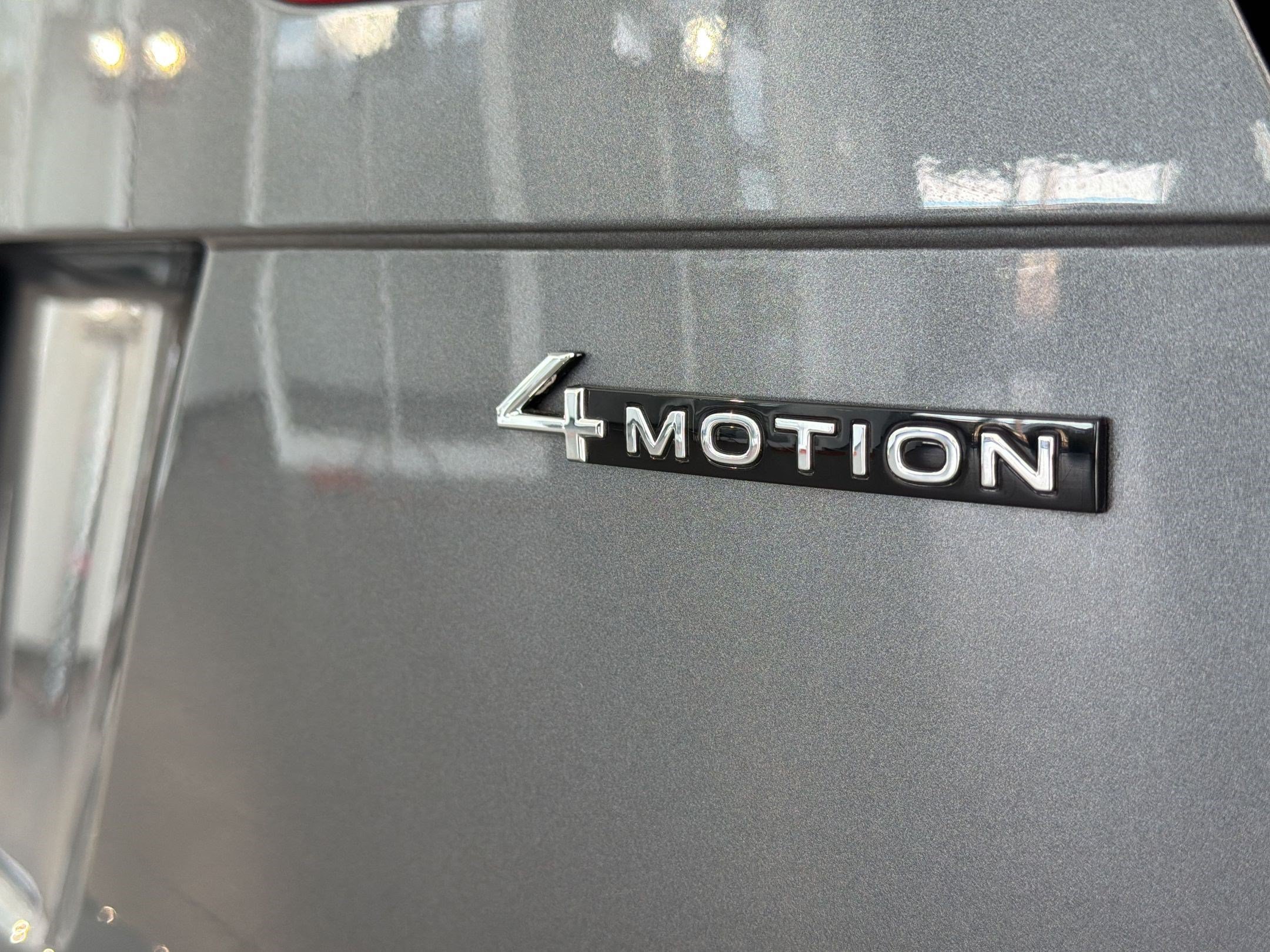 Used 2024 Volkswagen Tiguan SEL R-Line AWD/4WD image 36