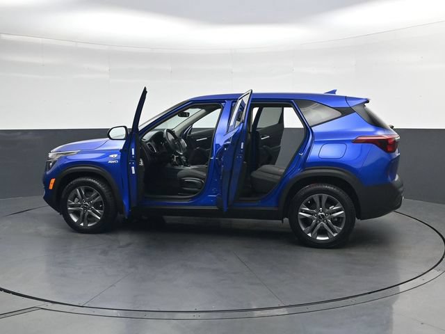 Used 2023 Kia Seltos LX AWD/4WD image 43