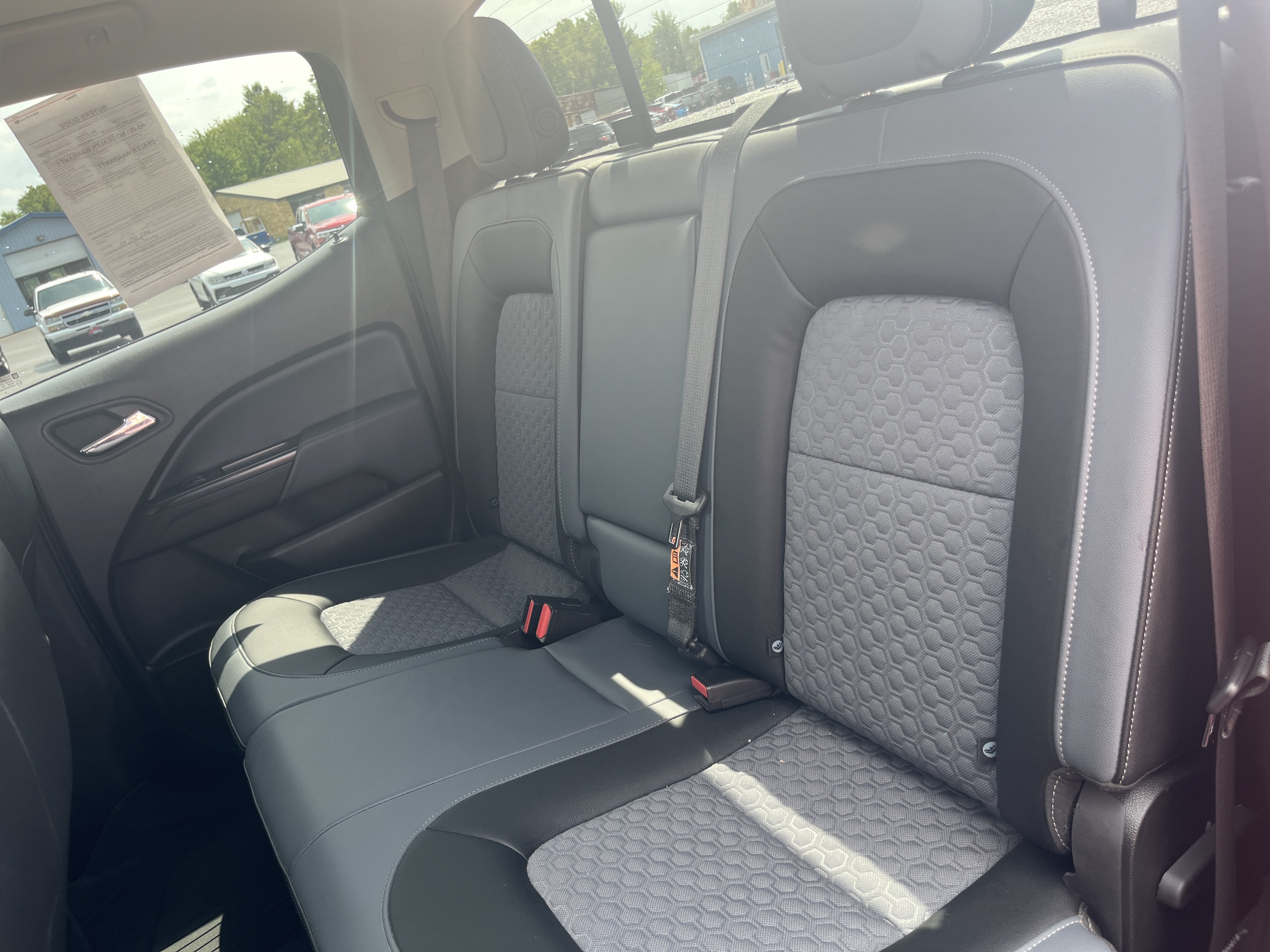 Used 2019 Chevrolet Colorado Z71 AWD/4WD image 25