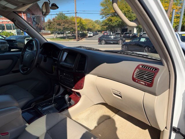 Used 2006 Toyota Land Cruiser w/ Convenience Pkg AWD/4WD image 32
