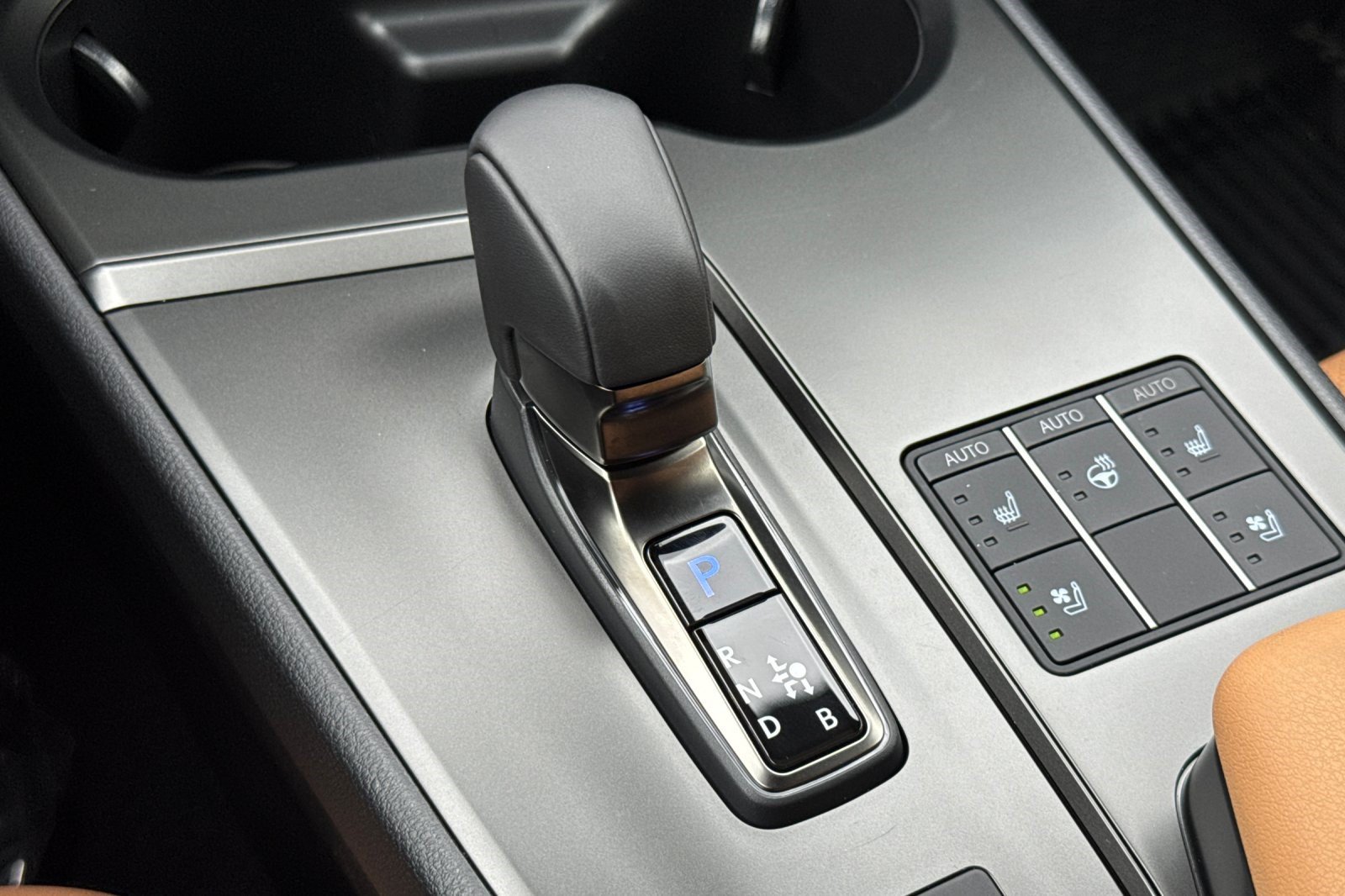 Used 2026 Lexus UX 300h AWD w/ Accessory Package (P1) image 27