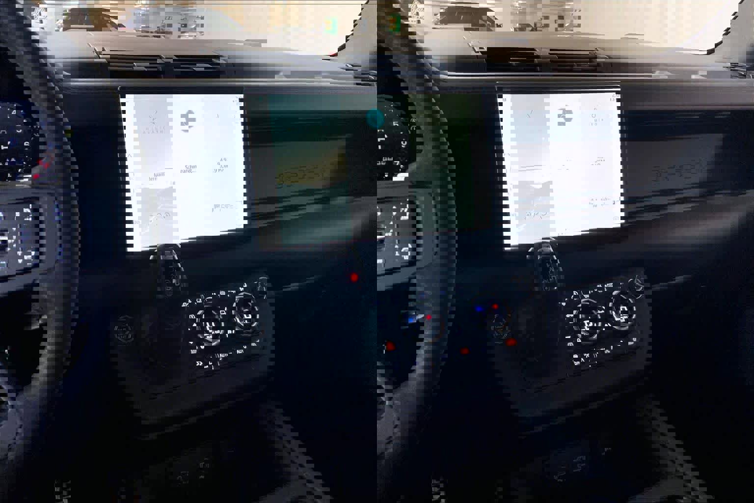 Used 2023 Land Rover Defender 110 V8 image 7