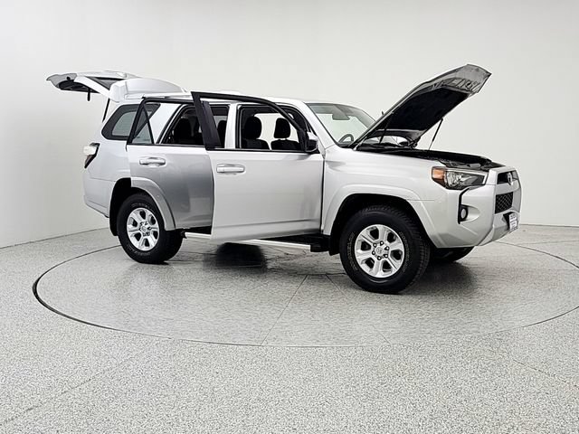Used 2016 Toyota 4Runner SR5 AWD/4WD image 10