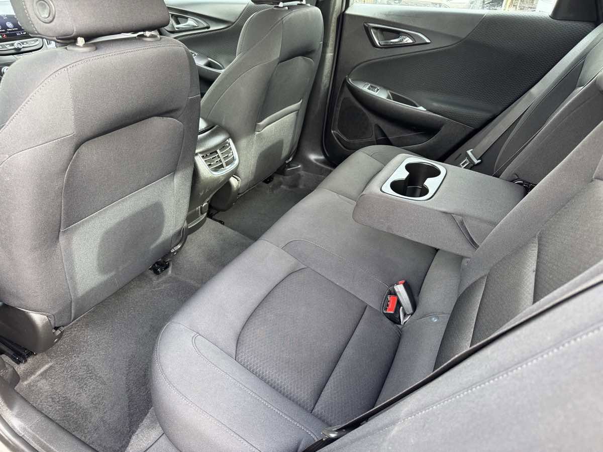 Used 2025 Chevrolet Malibu LT FWD image 19
