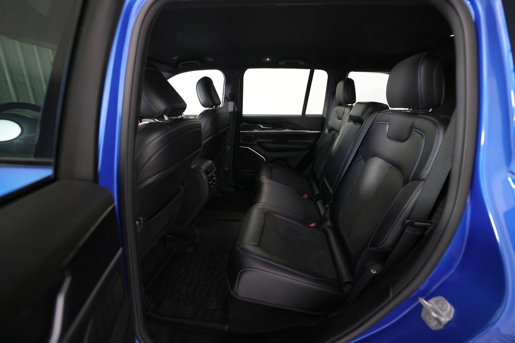 Used 2022 Jeep Grand Cherokee Trailhawk w/ Advanced Protech Group II AWD/4WD image 13