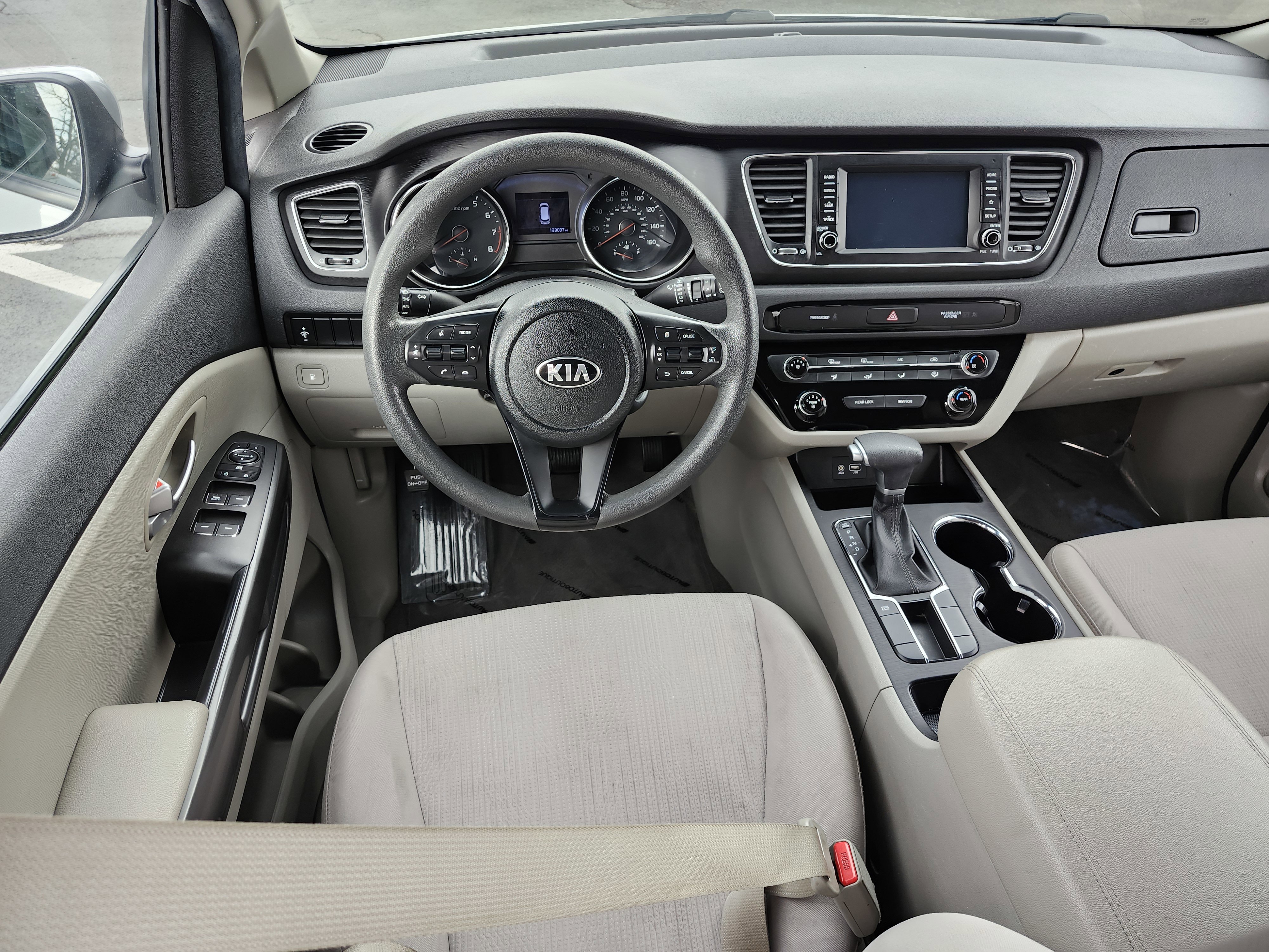 Used 2021 Kia Sedona LX image 24