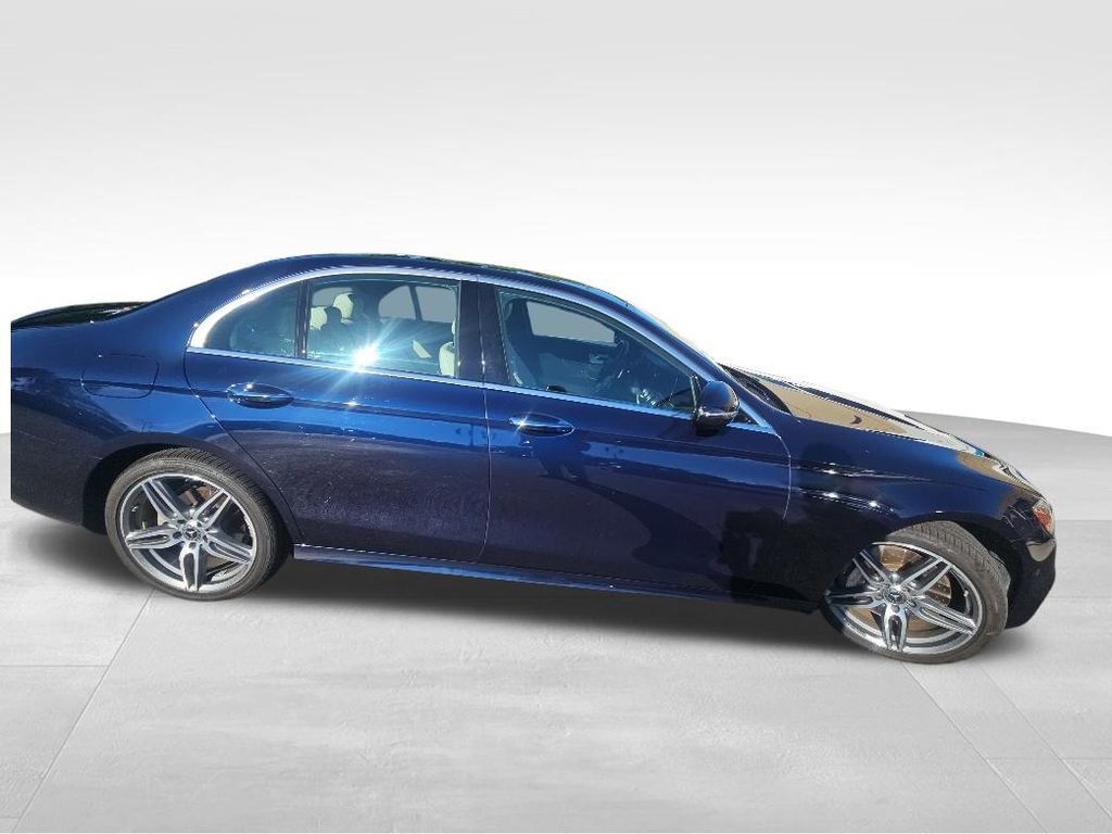 Used 2018 Mercedes-Benz E 300 4MATIC image 4