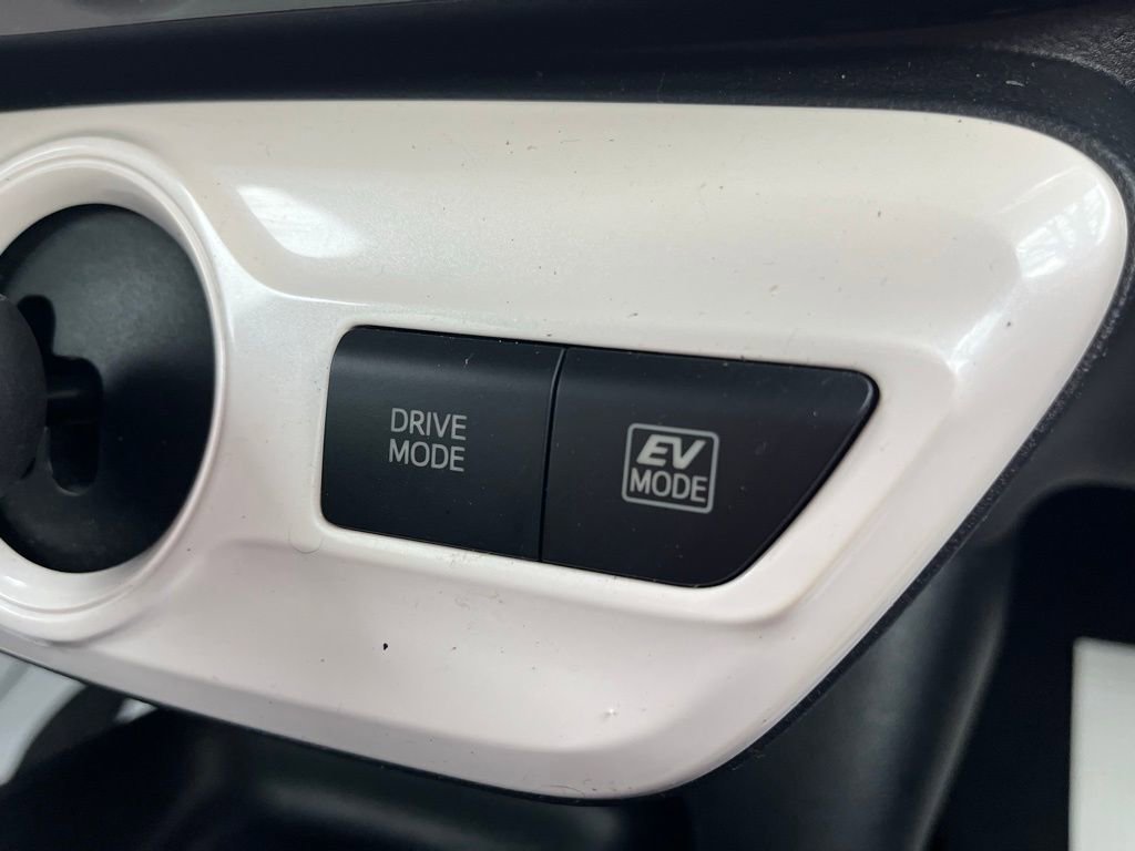 Used 2016 Toyota Prius Two image 29