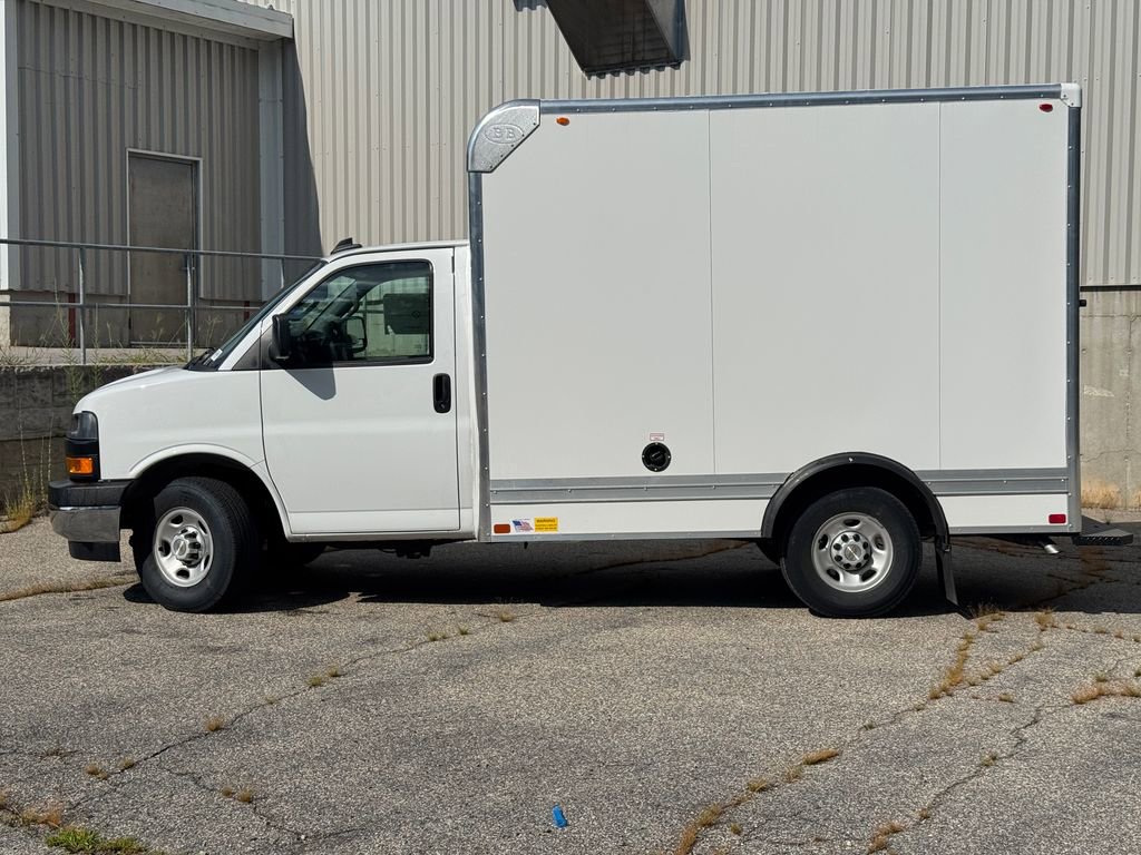 New 2025 Chevrolet Express 3500 w/ Power Convenience Package RWD image 4