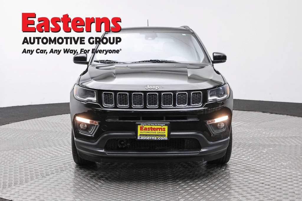 Used 2018 Jeep Compass Latitude w/ Popular Equipment Group AWD/4WD image 4