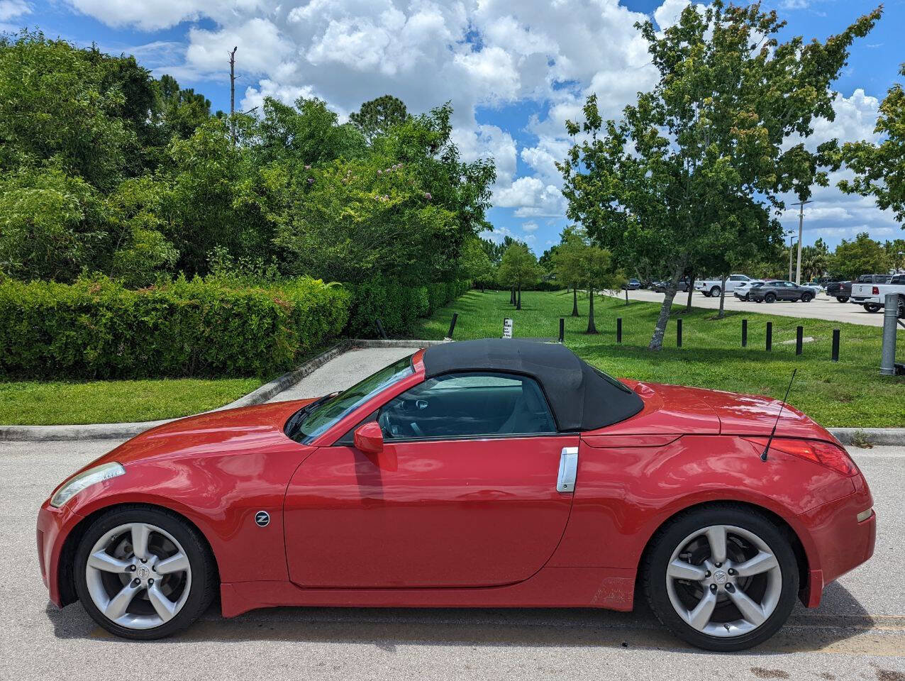 Used 2007 Nissan 350Z Touring image 3