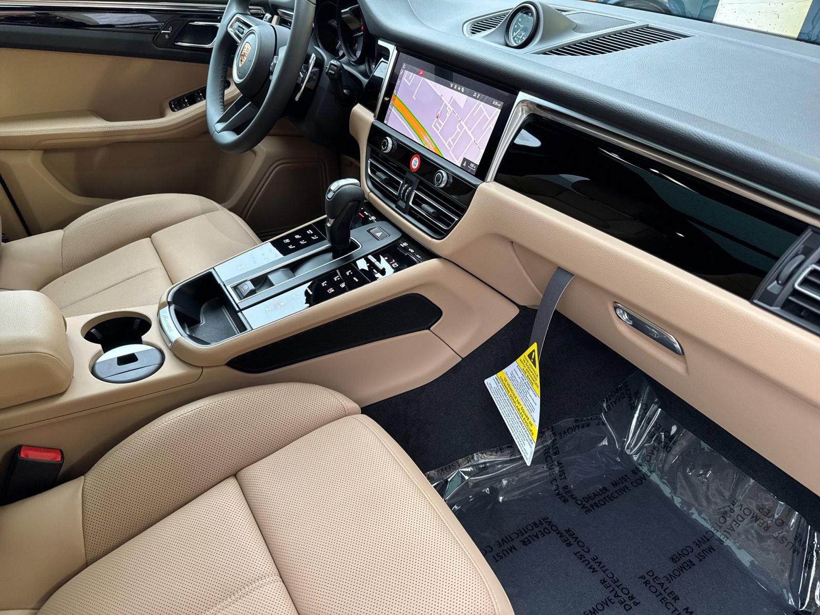 New 2026 Porsche Macan AWD/4WD image 18