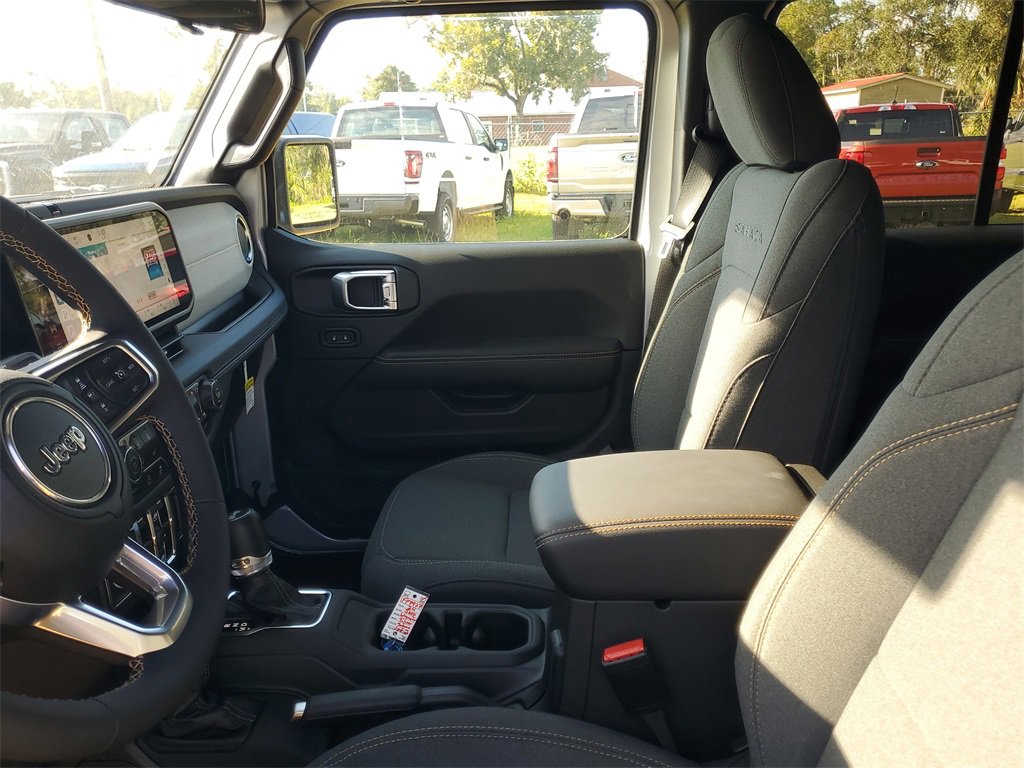 Used 2024 Jeep Wrangler Sahara image 13