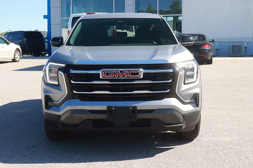 Used 2025 GMC Terrain Elevation AWD/4WD image 2