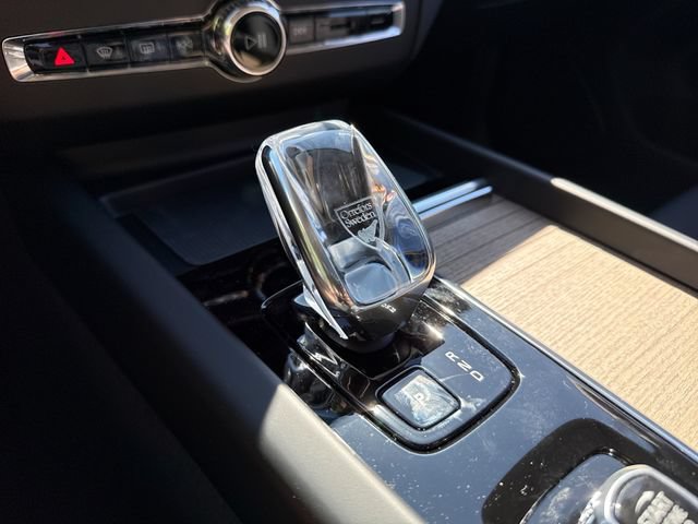 New 2027 Volvo XC60 B5 Plus AWD/4WD image 22