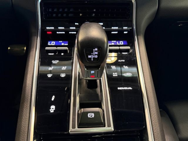 Used 2021 Porsche Panamera 4S w/ Premium Package image 38