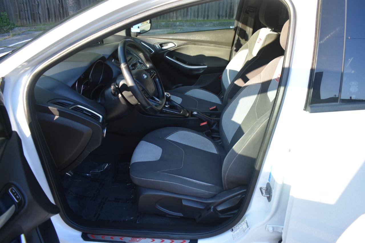 Used 2016 Ford Focus ST FWD image 12