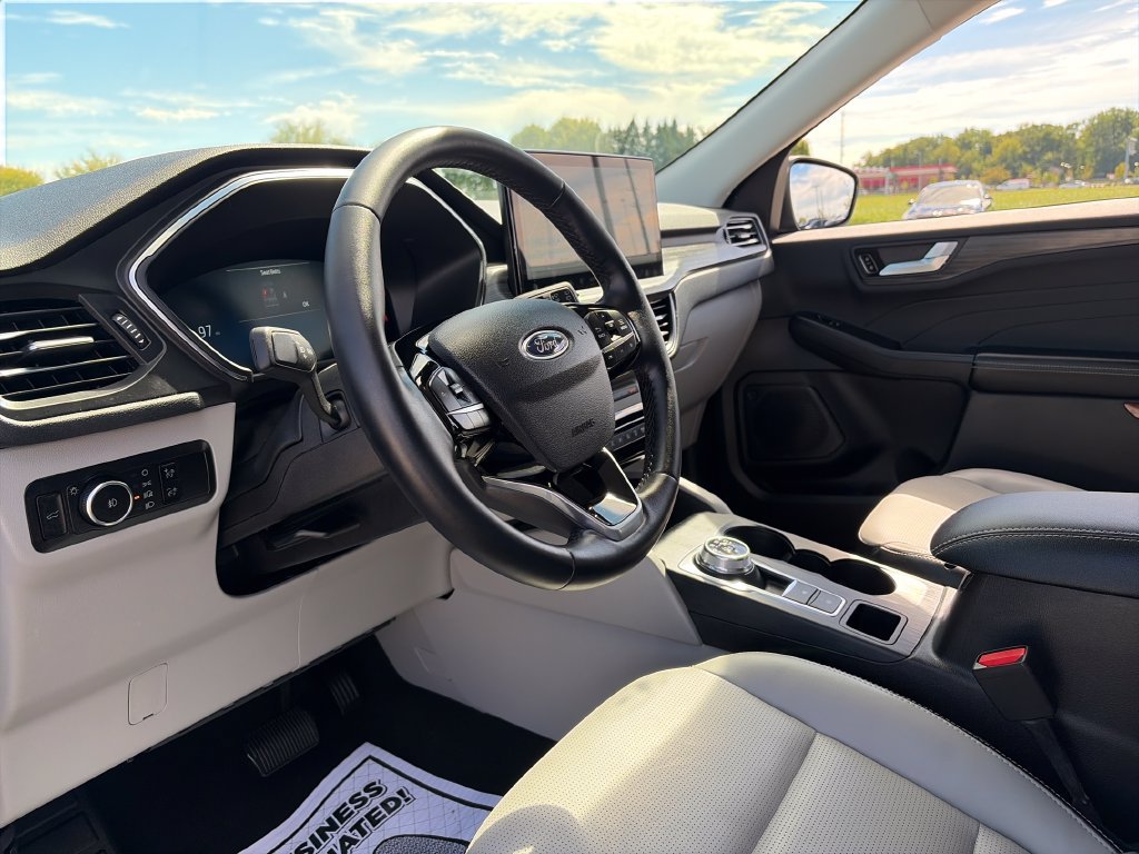 Used 2023 Ford Escape Platinum AWD/4WD image 17