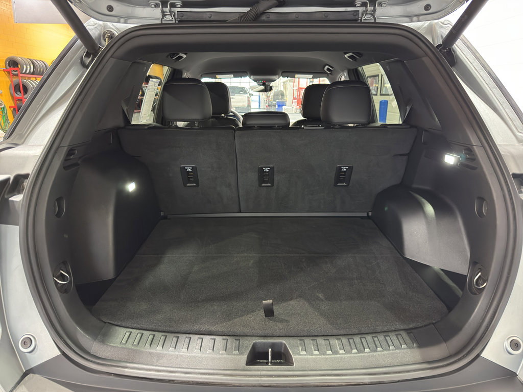 Used 2025 Chevrolet Equinox LT w/ Convenience Package II image 21