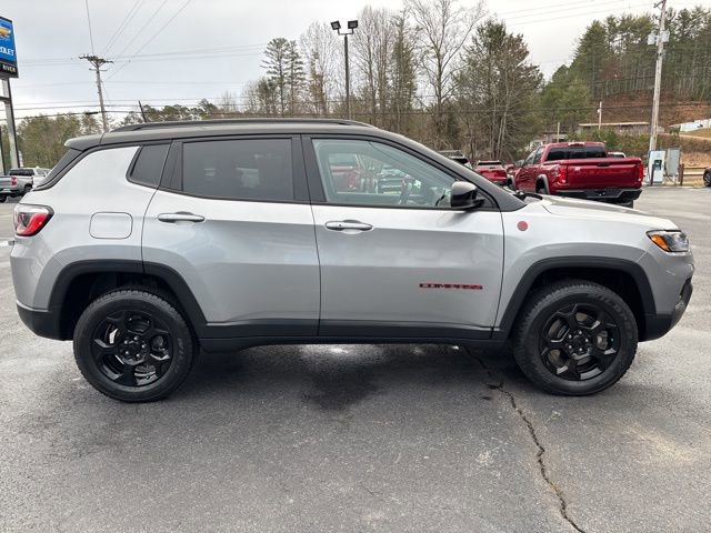 Used 2023 Jeep Compass Trailhawk image 2